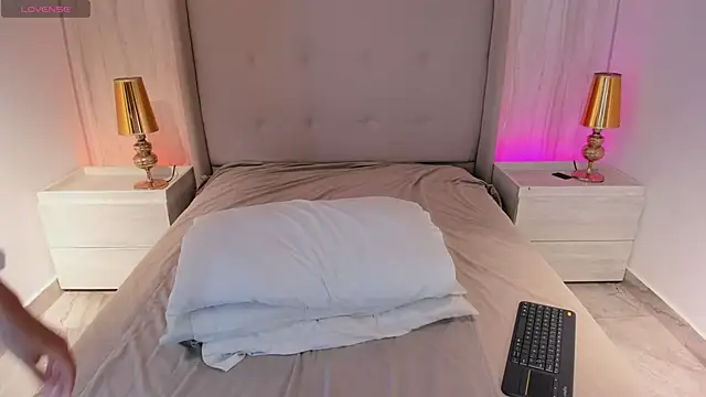 emmiily z online show from March 2026 08:26:02 PM