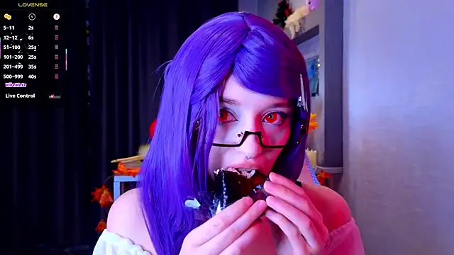 Hisoka akerley online show from November 2025 06:18:02 PM