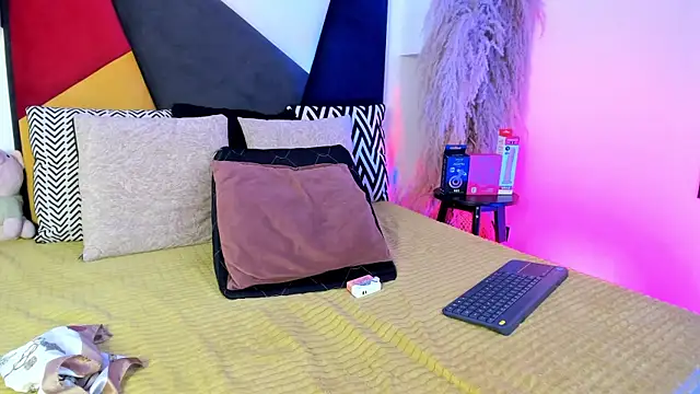 MaikyCooper online show from November 2025 10:20:01 PM