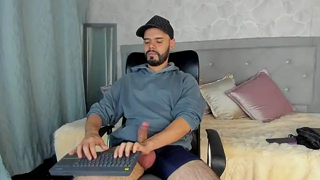 Luke Diaz7 online show from March 2025 03:44:01 AM