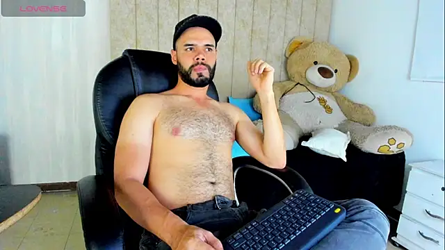 Luke Diaz7 online show from March 2025 11:20:01 PM