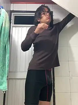 Snapshot of shadowsofgarden chatting on February 2025 03:47:02 AM shadowsofgarden online show from February 2025 03:47:02 AM