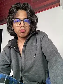 Snapshot of shadowsofgarden chatting on February 2025 01:39:02 PM shadowsofgarden online show from February 2025 01:39:02 PM