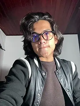 Snapshot of shadowsofgarden chatting on February 2025 03:58:02 AM shadowsofgarden online show from February 2025 03:58:02 AM