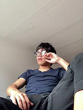 Snapshot of shadowsofgarden chatting on March 2025 06:32:01 PM shadowsofgarden online show from March 2025 06:32:01 PM