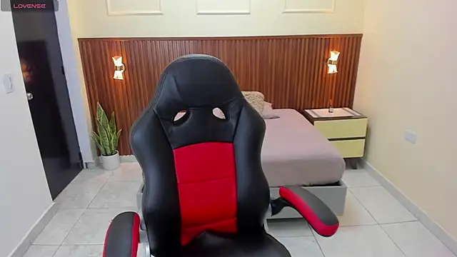 MELINAMARTINS online show from November 2025 07:35:01 PM