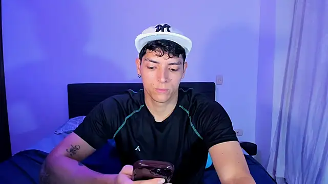  JacobMiller   online show from April 2026 10:54:02 PM