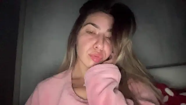 sarrah rossy online show from October 2025 10:25:02 PM