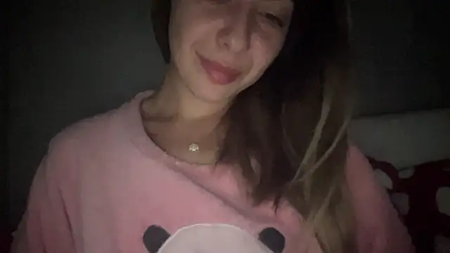 sarrah rossy online show from November 2025 09:25:02 PM