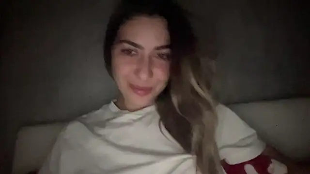 sarrah rossy online show from November 2025 10:30:02 PM