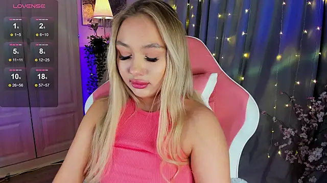 Snapshot of _Loneve__ chatting on March 2025 08:37:02 PM Loneve online show from March 2025 08:37:02 PM