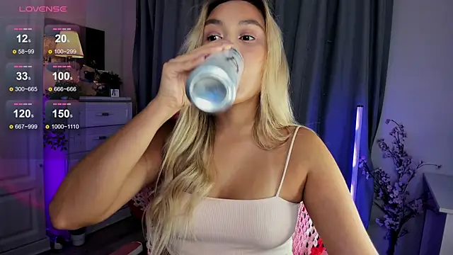 Snapshot of _Loneve__ chatting on November 2025 03:34:02 PM Loneve online show from November 2025 03:34:02 PM