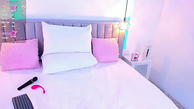 Snapshot of isolari_ chatting on December 2024 04:34:02 AM isolari online show from December 2024 04:34:02 AM