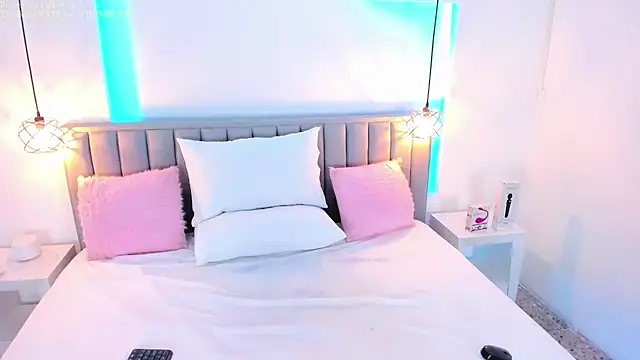 Snapshot of isolari_ chatting on December 2024 04:16:02 AM isolari online show from December 2024 04:16:02 AM