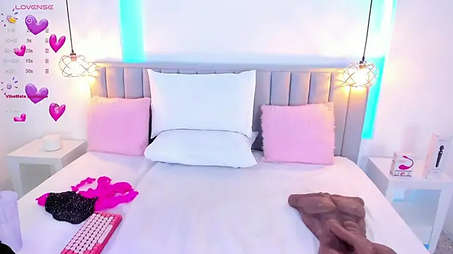 Snapshot of isolari_ chatting on January 2025 04:25:02 AM isolari online show from January 2025 04:25:02 AM