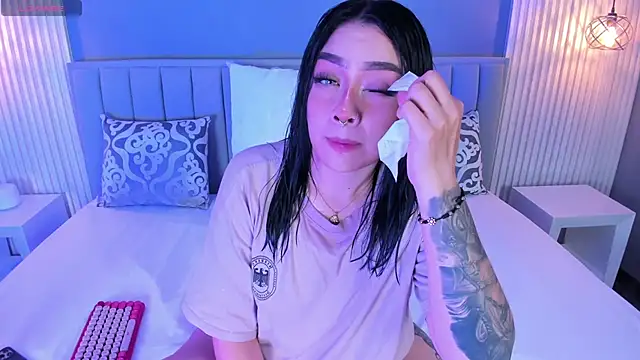 Snapshot of isolari_ chatting on March 2025 04:49:02 AM isolari online show from March 2025 04:49:02 AM