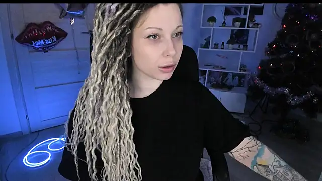 HoneySallyMoore online show from January 2026 07:11:01 PM