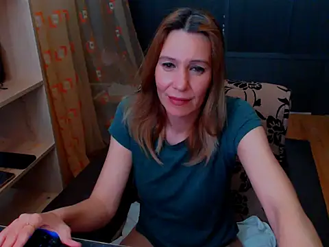 hannaha online show from April 2026 06:49:01 PM