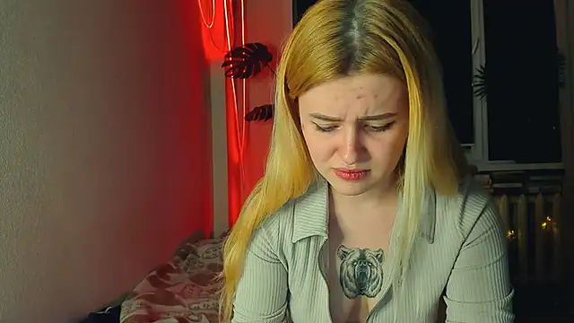 Alexa Pirs online show from March 2025 08:03:02 PM