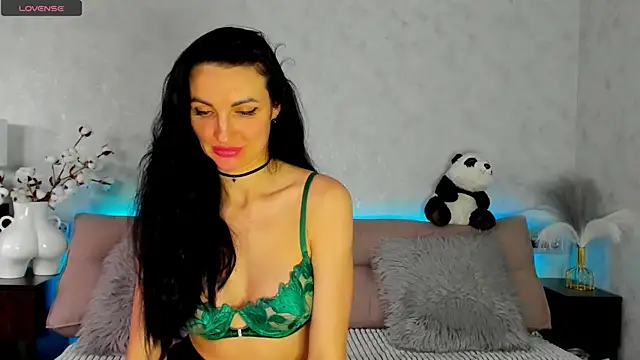 Snapshot of Tina_Mart chatting on April 2026 12:29:02 PM Tina Mart online show from April 2026 12:29:02 PM