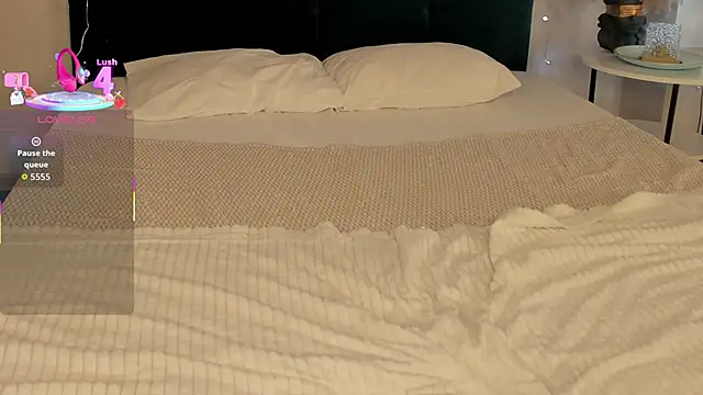 Lina Kiss Me online show from December 2025 02:43:02 PM