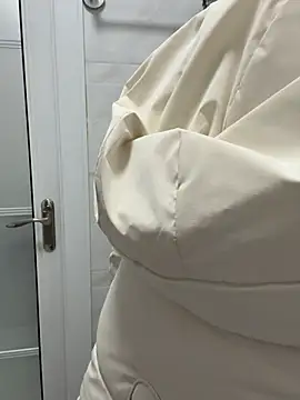 Snapshot of jinj-a chatting on February 2025 05:05:01 AM jinj-a online show from February 2025 05:05:01 AM