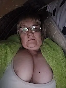 Snapshot of Violet5364 chatting on May 2026 08:26:01 PM Violet5364 online show from May 2026 08:26:01 PM