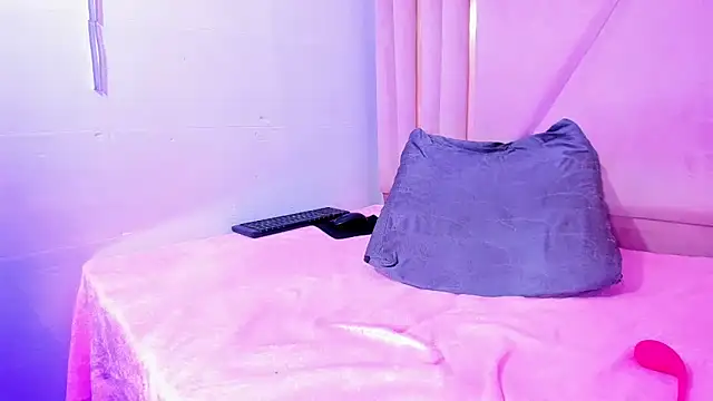 EvansDarling online show from March 2025 06:30:01 PM