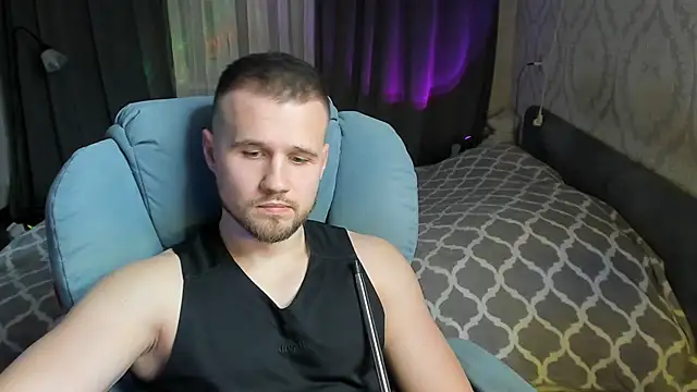 Snapshot of Vladik_b chatting on February 2025 05:26:02 PM Vladik b online show from February 2025 05:26:02 PM