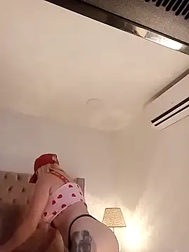 CandieGilson   online show from February 2026 12:22:02 PM