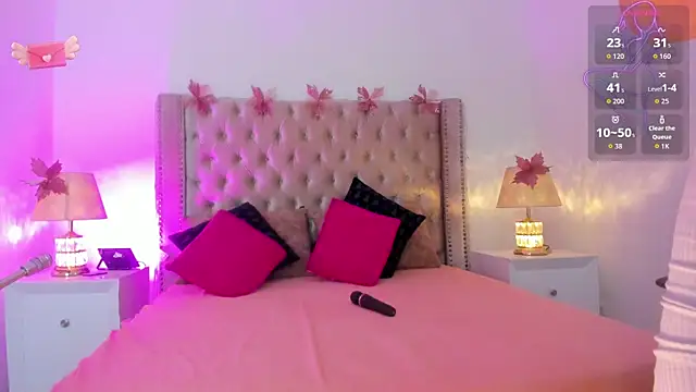 CandieGilson   online show from March 2026 12:05:01 PM