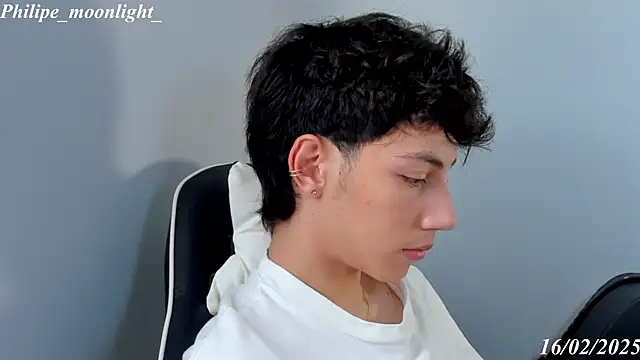 Snapshot of philipe_moonlight_ chatting on February 2025 08:33:02 PM philipe moonlight online show from February 2025 08:33:02 PM