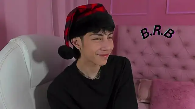 Snapshot of philipe_moonlight_ chatting on February 2025 02:32:02 AM philipe moonlight online show from February 2025 02:32:02 AM