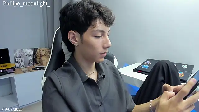 Snapshot of philipe_moonlight_ chatting on March 2025 01:56:01 AM philipe moonlight online show from March 2025 01:56:01 AM