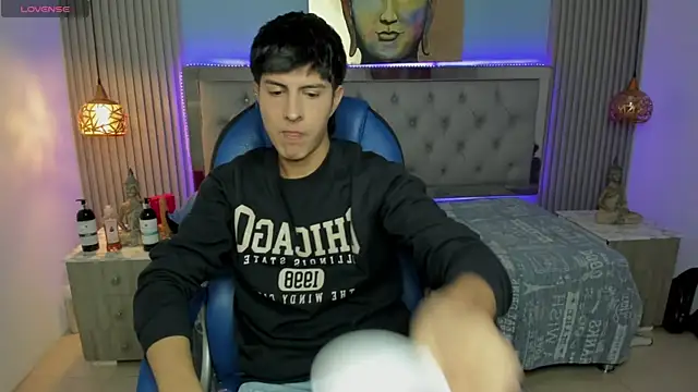 Estiv18  online show from November 2025 03:06:01 AM