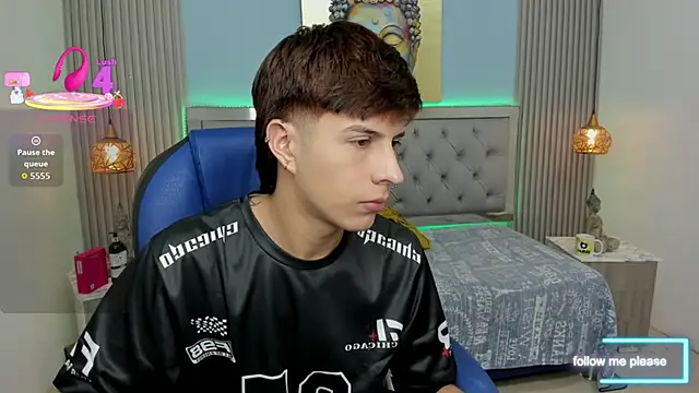 Estiv18  online show from December 2025 01:54:01 AM