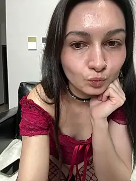 lunalovelee online show from April 2026 02:03:02 PM