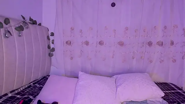 purplelilith3 online show from February 2026 03:32:01 AM