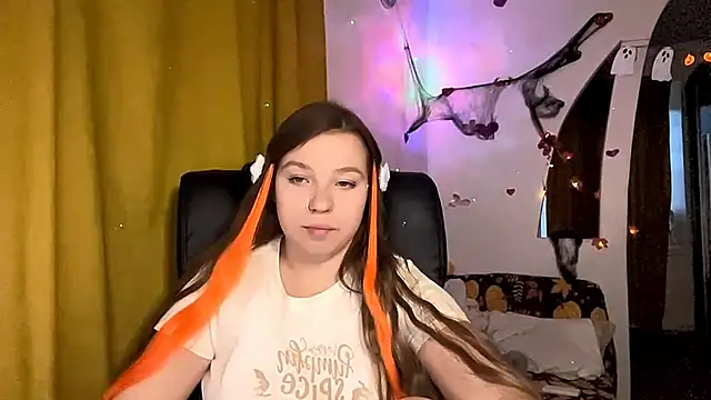 SweetAlissa18 online show from October 2025 02:46:01 PM