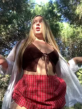 Snapshot of Mona_Plus chatting on February 2025 11:23:02 AM Mona Plus online show from February 2025 11:23:02 AM