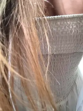 Snapshot of Mona_Plus chatting on February 2025 12:00:02 PM Mona Plus online show from February 2025 12:00:02 PM