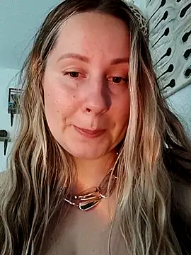 Snapshot of Mona_Plus chatting on March 2025 12:05:02 PM Mona Plus online show from March 2025 12:05:02 PM