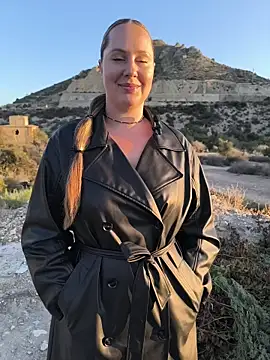 Snapshot of Mona_Plus chatting on October 2025 06:48:01 AM Mona Plus online show from October 2025 06:48:01 AM