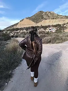 Snapshot of Mona_Plus chatting on November 2025 02:50:01 PM Mona Plus online show from November 2025 02:50:01 PM