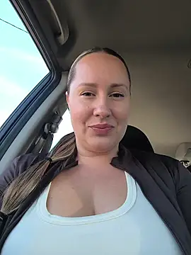 Snapshot of Mona_Plus chatting on November 2025 08:01:02 AM Mona Plus online show from November 2025 08:01:02 AM