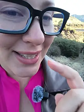 Snapshot of Mona_Plus chatting on November 2025 08:09:02 AM Mona Plus online show from November 2025 08:09:02 AM