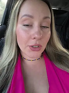 Snapshot of Mona_Plus chatting on December 2025 08:12:02 AM Mona Plus online show from December 2025 08:12:02 AM