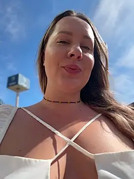 Snapshot of Mona_Plus chatting on April 2026 09:13:01 AM Mona Plus online show from April 2026 09:13:01 AM