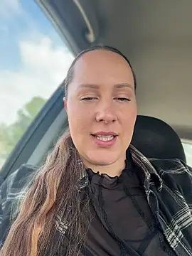 Snapshot of Mona_Plus chatting on April 2026 07:44:02 AM Mona Plus online show from April 2026 07:44:02 AM