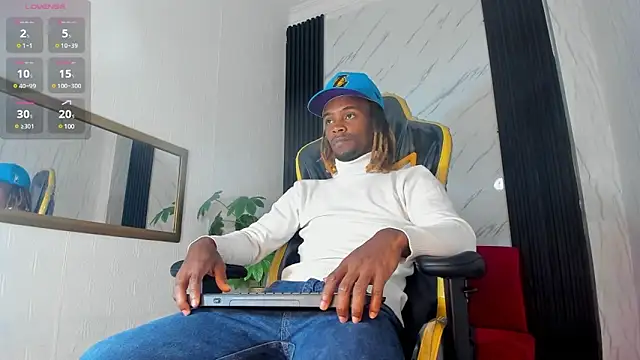 Snapshot of LooganX chatting on February 2025 12:16:02 PM LooganX online show from February 2025 12:16:02 PM